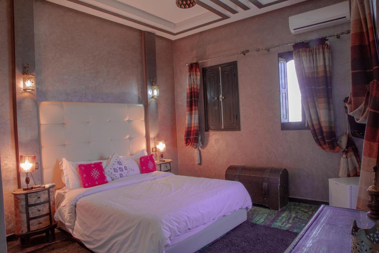 Jnanat Aicha Guesthouse Wawizelte Экстерьер фото